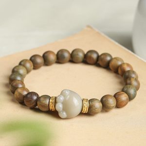 Green Sandalwood Bead Ring with Jade-Like Bear Paw Accent – Women’s Protection & Balance