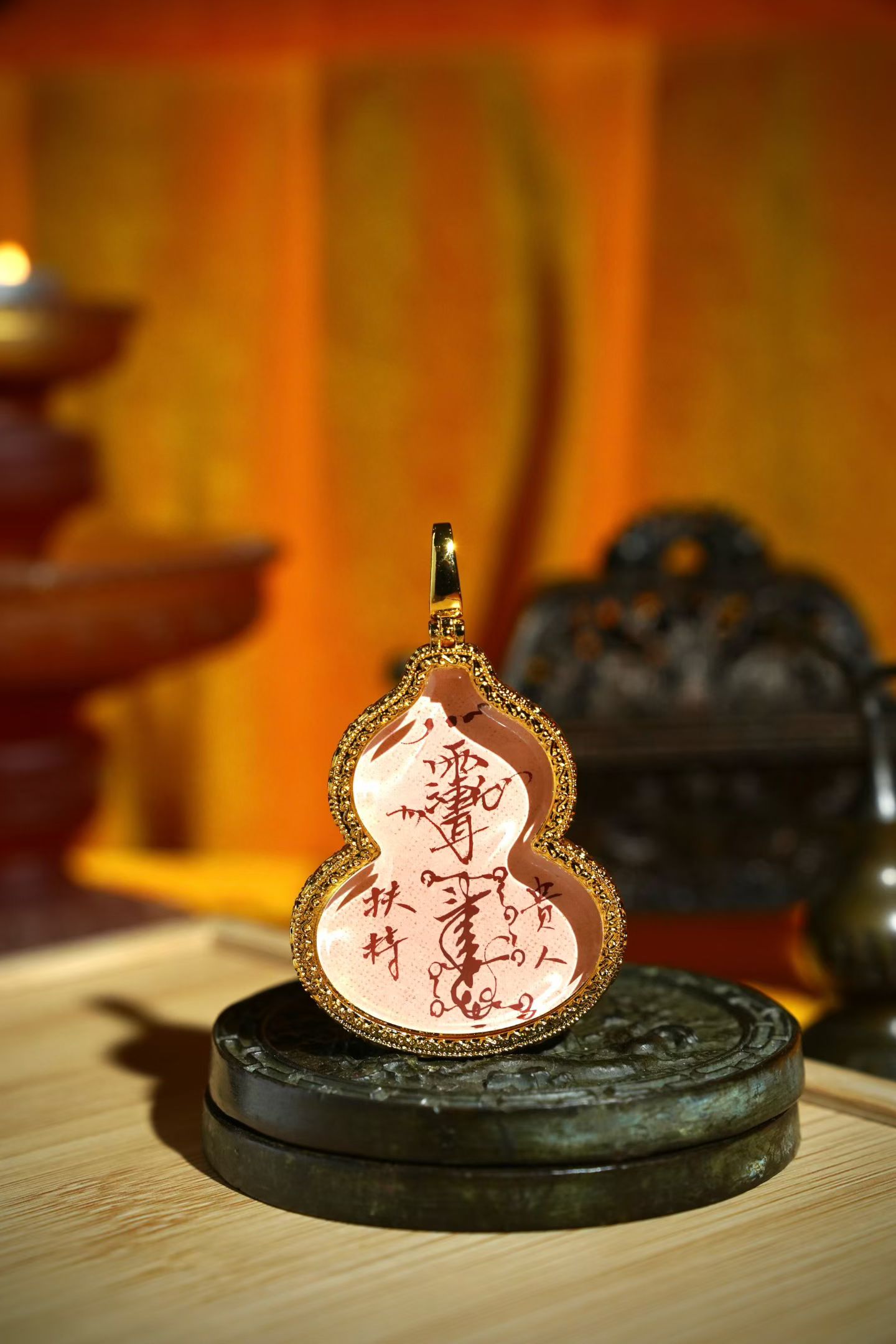 Gourd-shaped talisman pendant created from Master Mingjiu's original brushwork